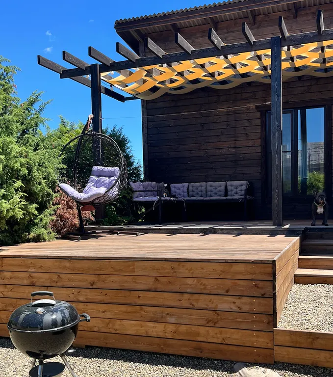 Уютная дача с видом на горы