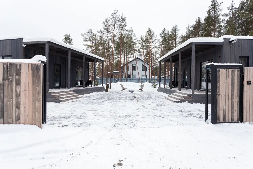 Уютный домик среди сосен