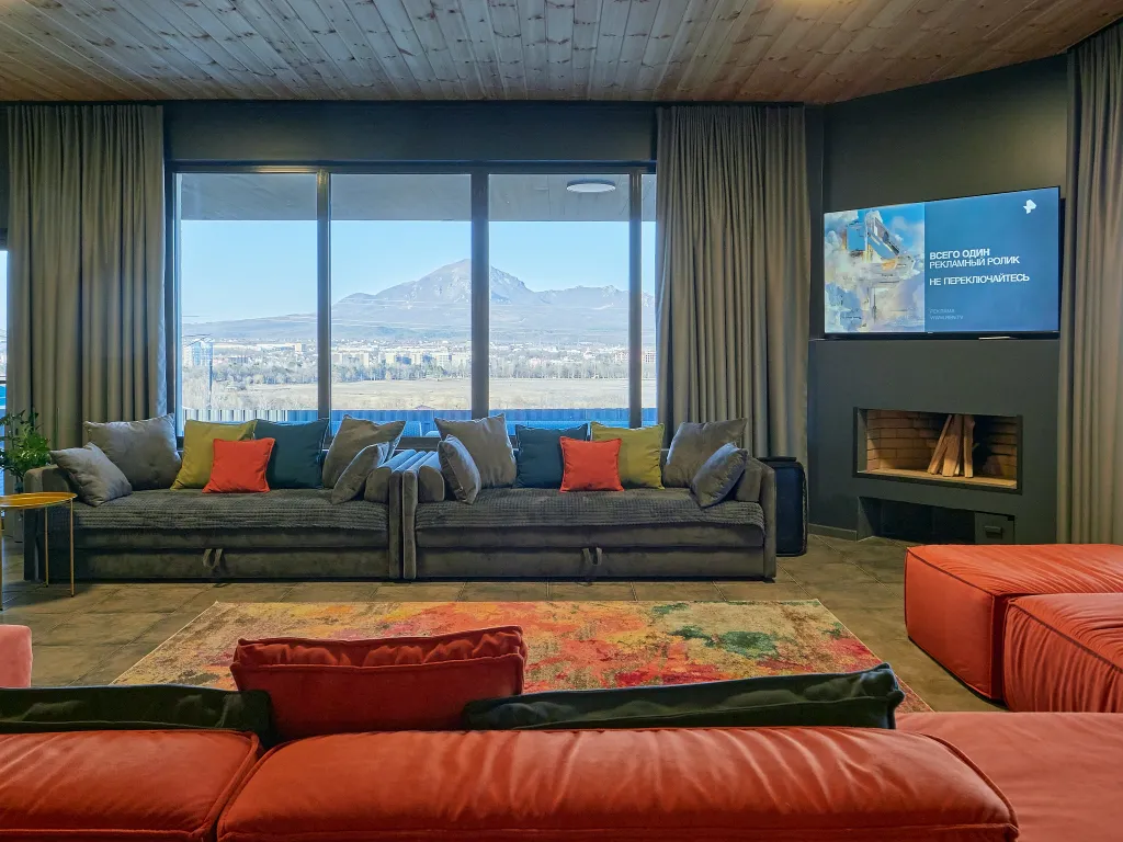 Дом с теплым бассейном, джакузи и потрясающим видом