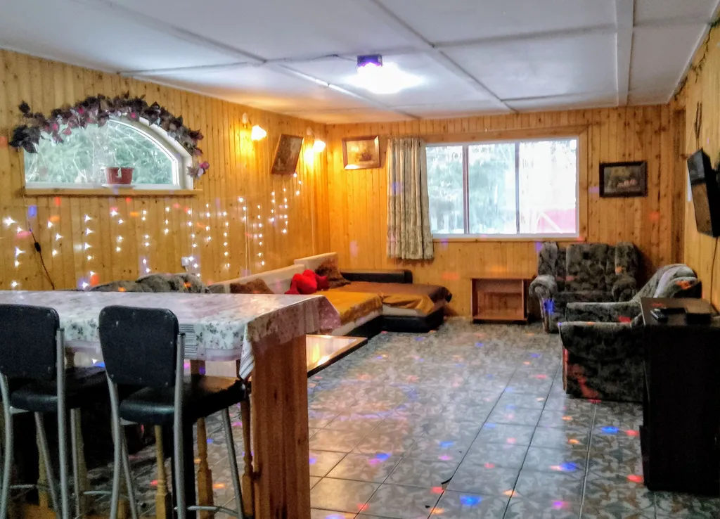 Коттедж Чудесный домик в парке — Сиверский