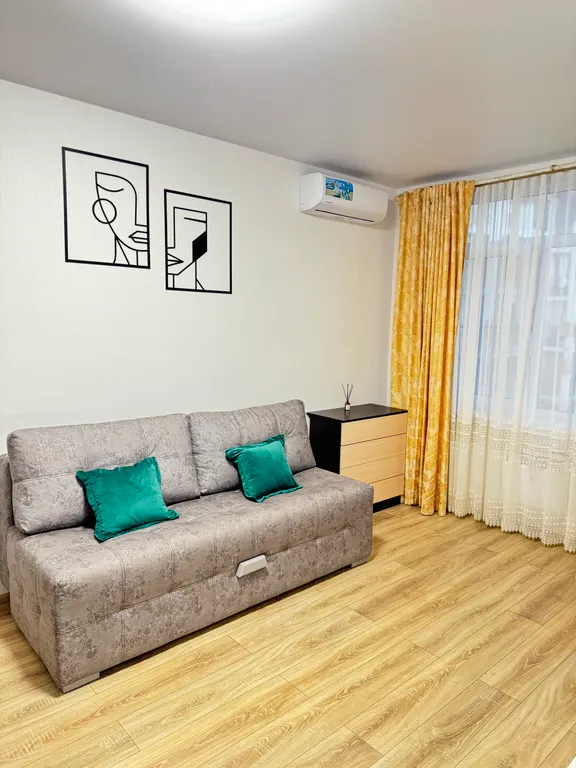 Шикарная квартира с прекрасным видом на бассейны и можжевеловые горы