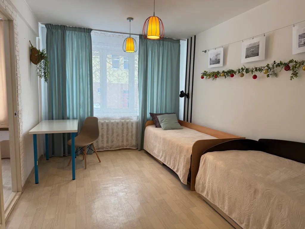 Просторная квартира для путешествия семьей на Алтай в центре города