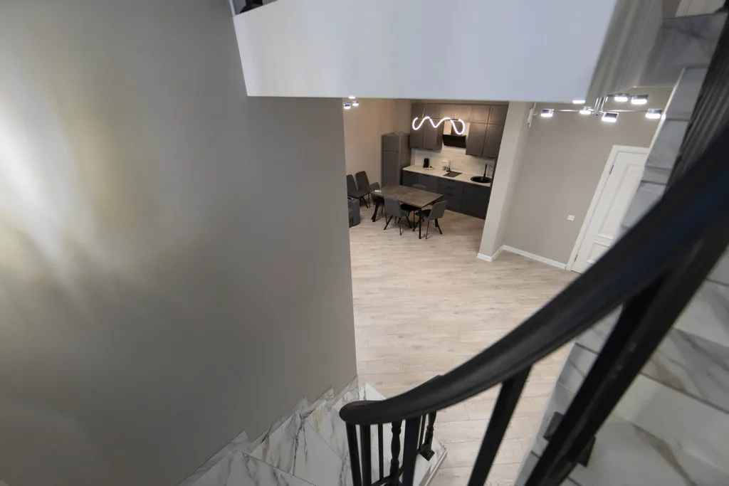 Просторный двухэтажный коттедж на берегу городского пляжа