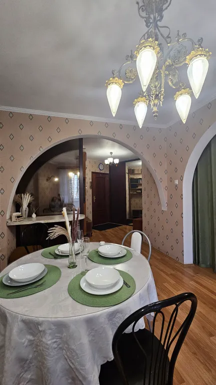 Большая просторная квартира с гостинной