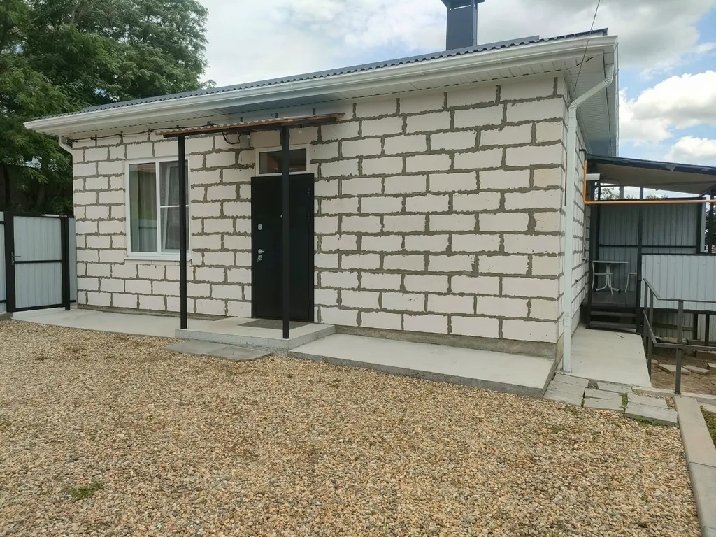 Коттедж Дом в центре города, в тихом месте — Усть-Лабинск