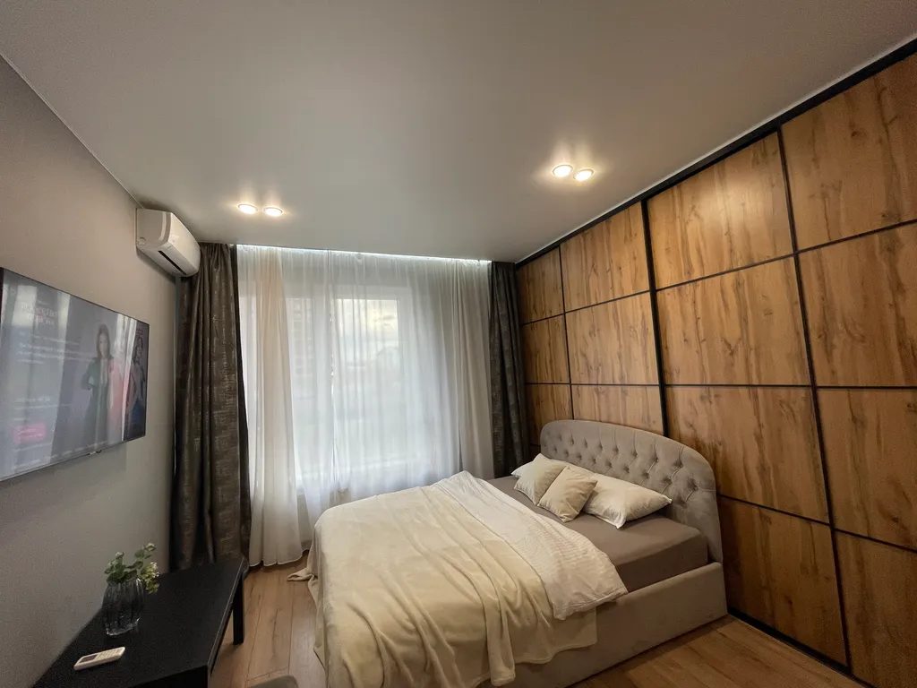 Уютная светлая квартира с большими окнами — аренда посуточно в Уфа