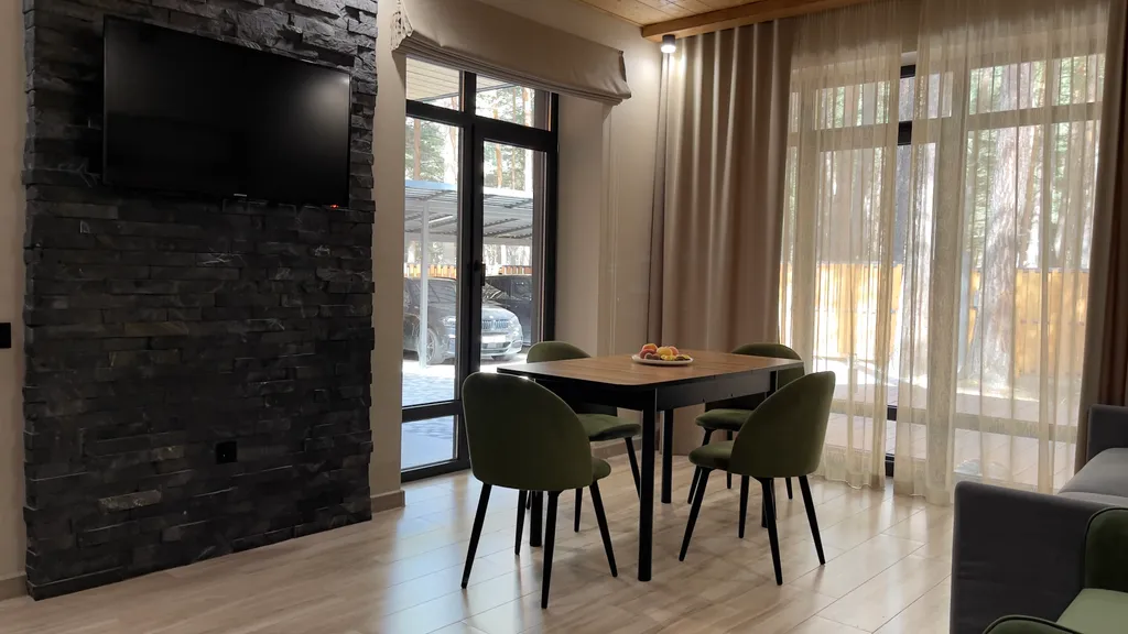 Просторный номер с большой террасой в сосновом бору Приэльбрусья