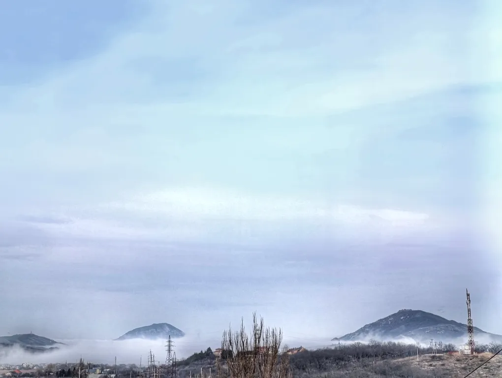 Уютная квартира с видом на горы в центре города