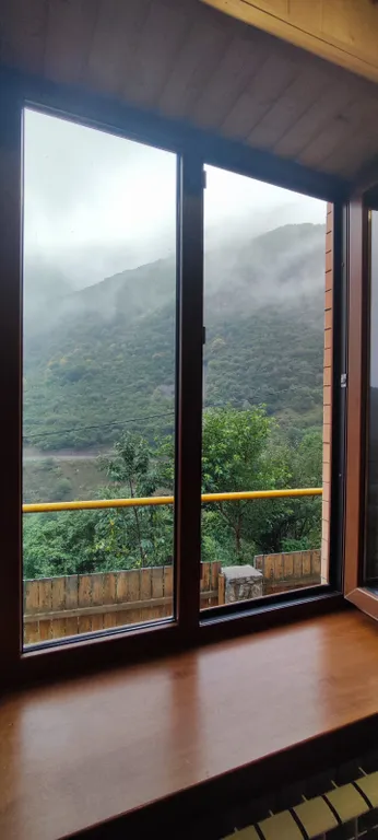 Коттедж с видом на горы и горную речку