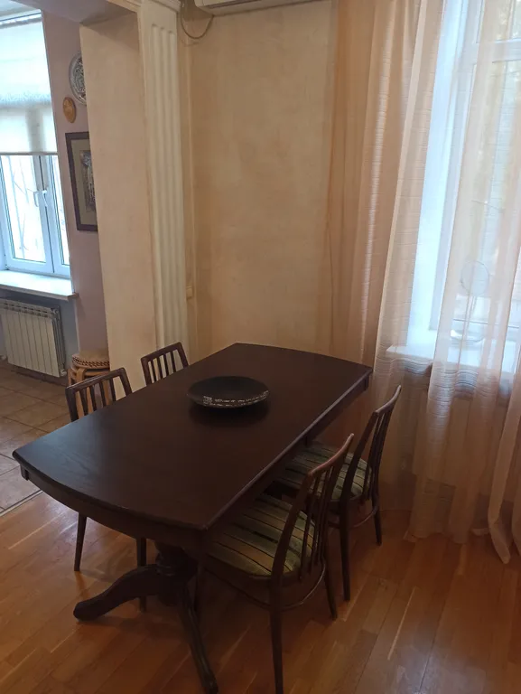 Квартира с оригинальным классическим ремонтом рядом с морем в центре