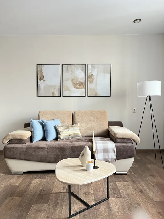 Квартира Просторная квартира с видом на сквер — Красноярск