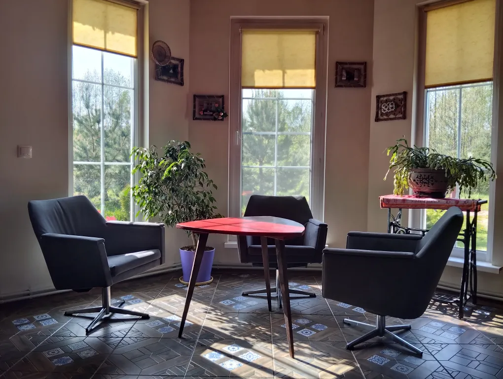 Хутор Избушка на опушке леса, возле реки