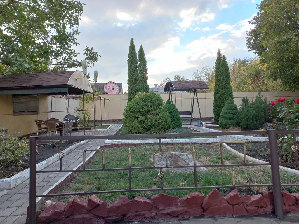 Дом с сауной и бильярдом в центре