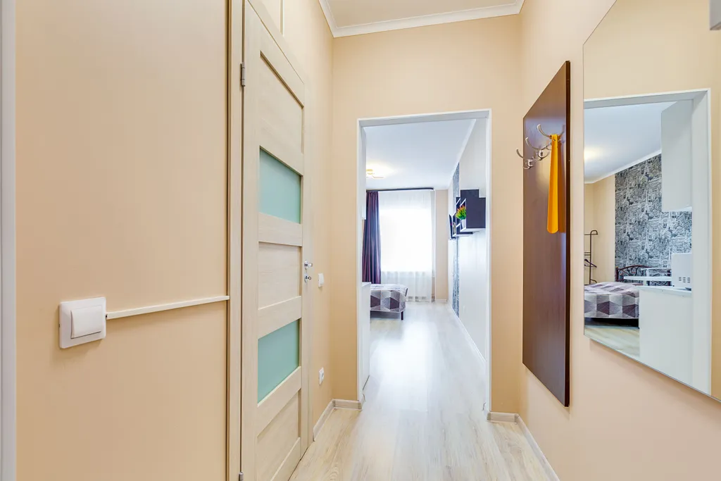 Коричнева квартира с видом на реку