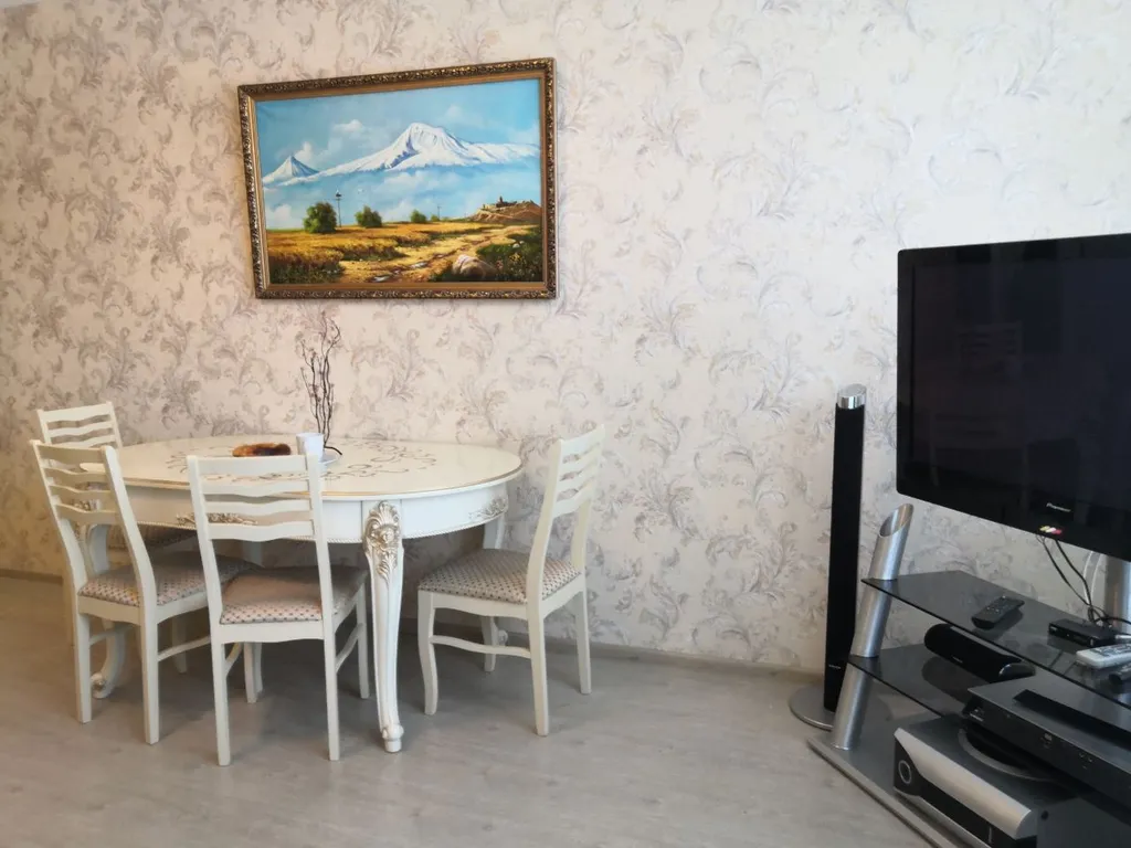 Евродвушка с видом на набережную. До Крокуса 5 минут пешком