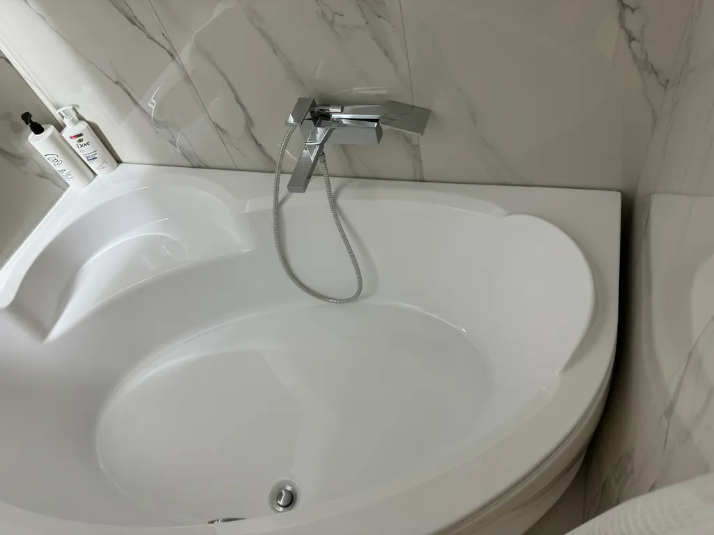 Зеркальные апартаменты