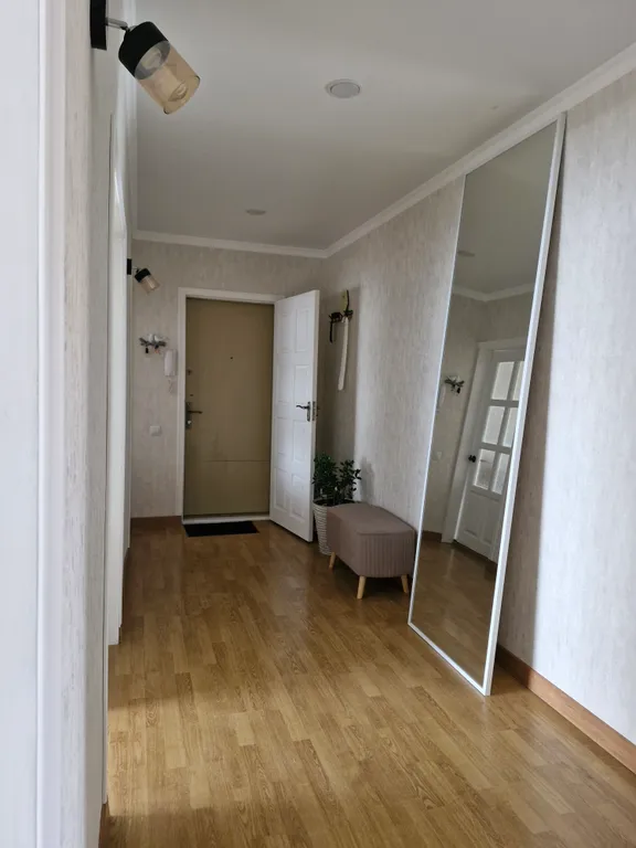 Квартира Трёхкомнатная квартира, удобное расположение! 3 отдельные комнаты. — Владикавказ