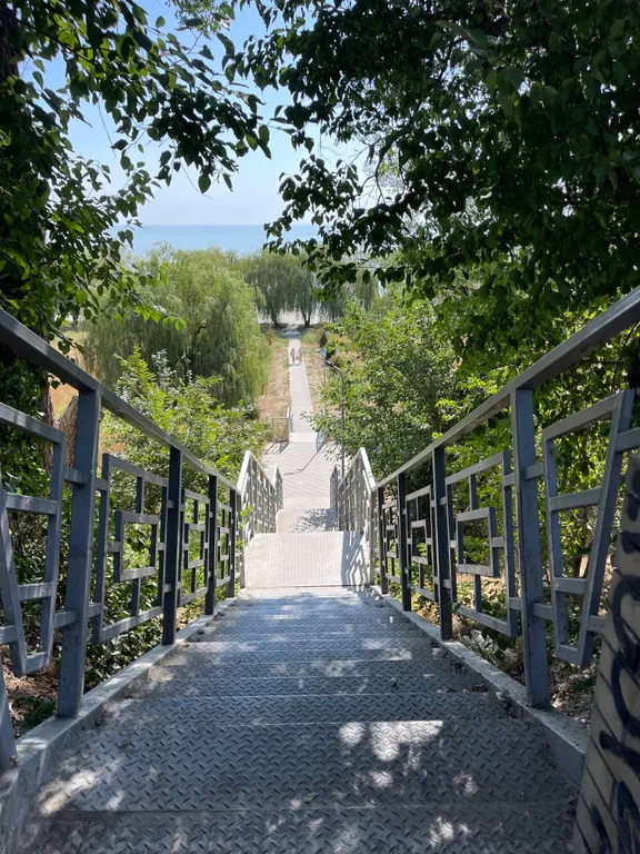 Частный сектор рядом с морем