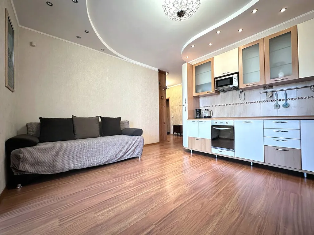 2-комнатная квартира на Молодежном рядом с Ледовой ареной