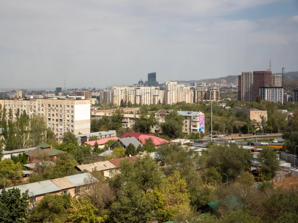 Уютная двухкомнатная квартира в районе Меги с видом на город