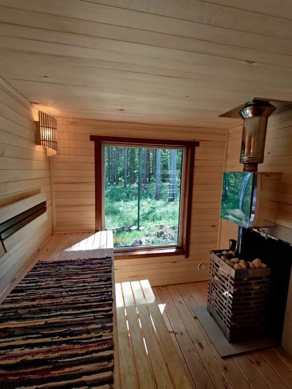 Домик с баней в лесу