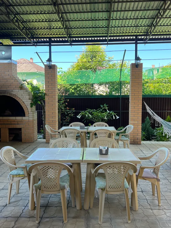 Коттедж Коттедж Просторные трехкомнатные апартаменты с двумя изолированными спальнями — Сухум