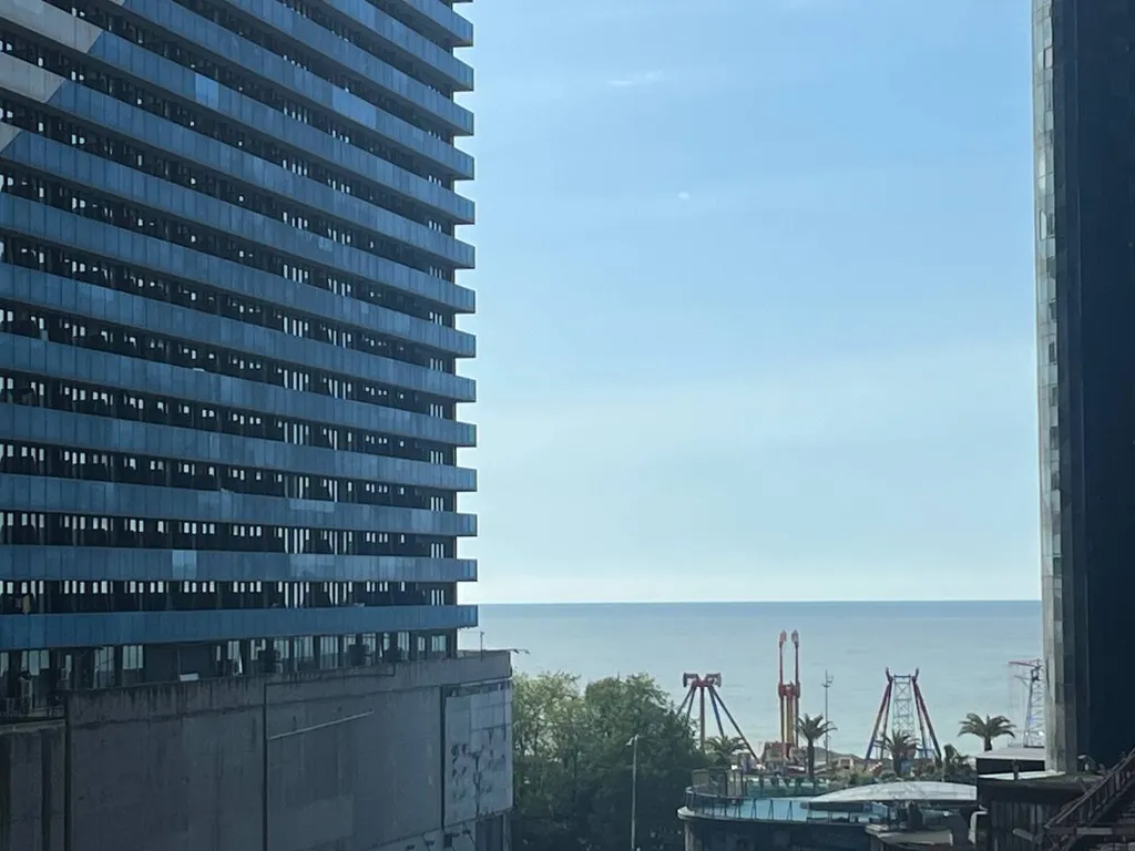 Квартира Апартаменты на первой береговой линии в апарт-отеле orbi city — Батуми