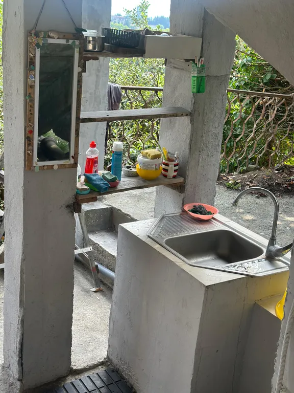 Квартира Уютная комната в хостеле «Морские вершины» с видом на море и горы — Сухум