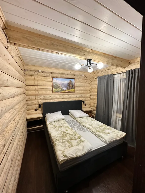 Домик в лесу для большой компании