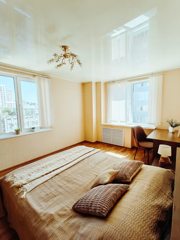 Просторная квартира у ЖД Вокзала, трёхкомнатная