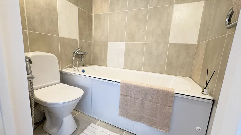 Забудьте о городской суете! Уютный домик на берегу озера!