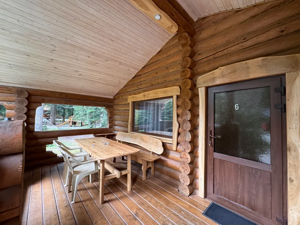 Шале с одной спальней и кухней-гостиной