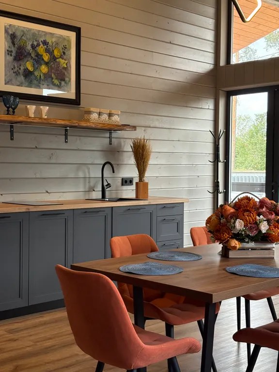 Коттедж Комфортный коттедж с сауной и купелью — Бугры