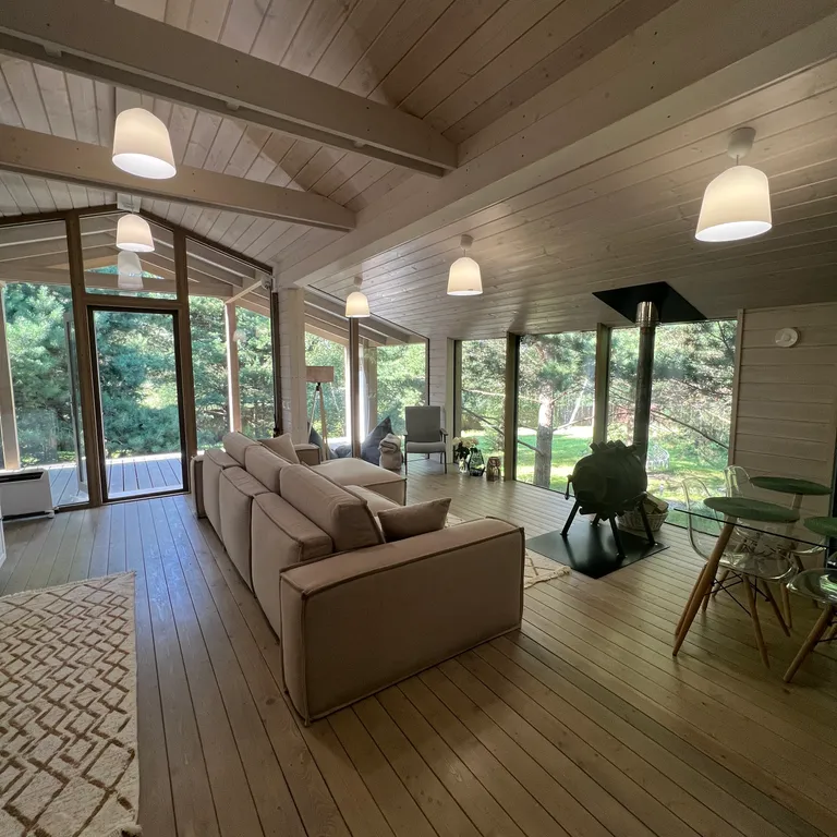 Коттедж Дубль дома с панорамными окнами на сосны — Семеновское