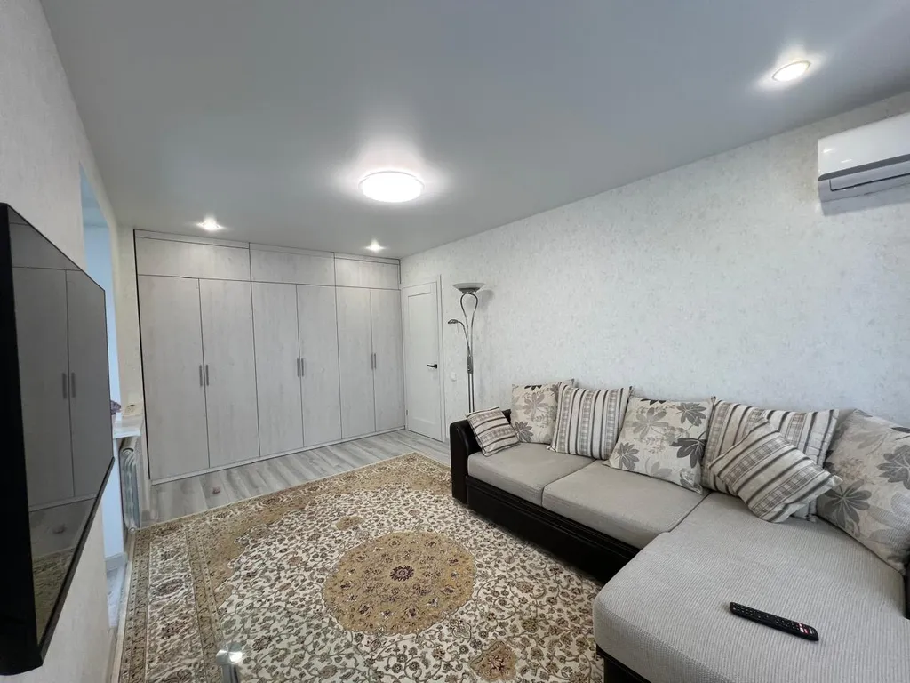 Апартаменты в центре с видом на Иртыш