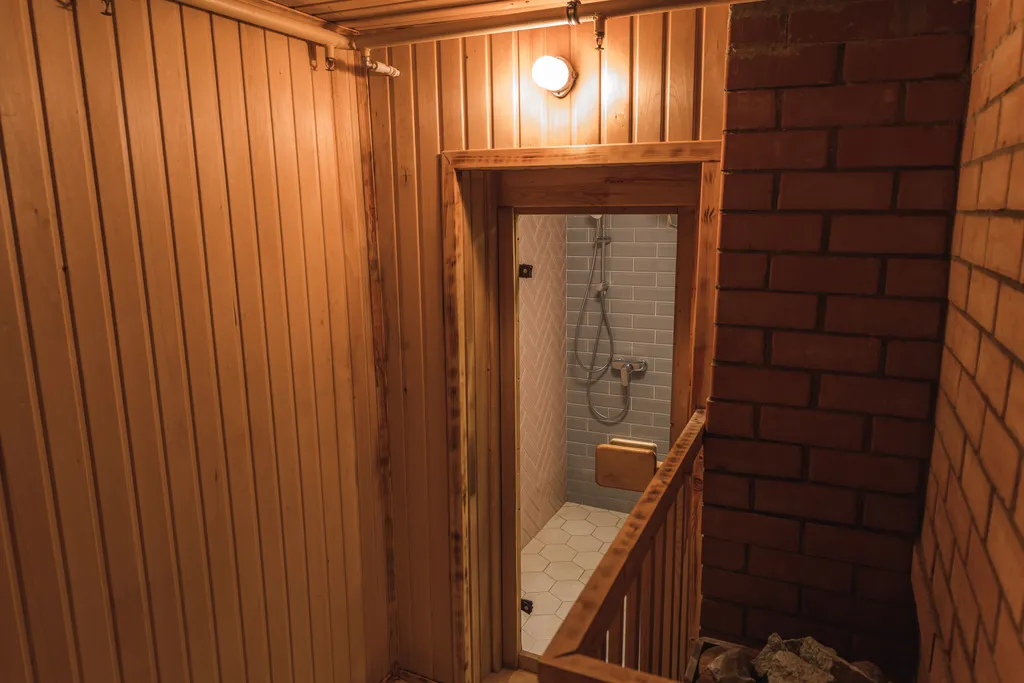 Большой коттедж с сауной в загородном комплексе отдыха бисерово