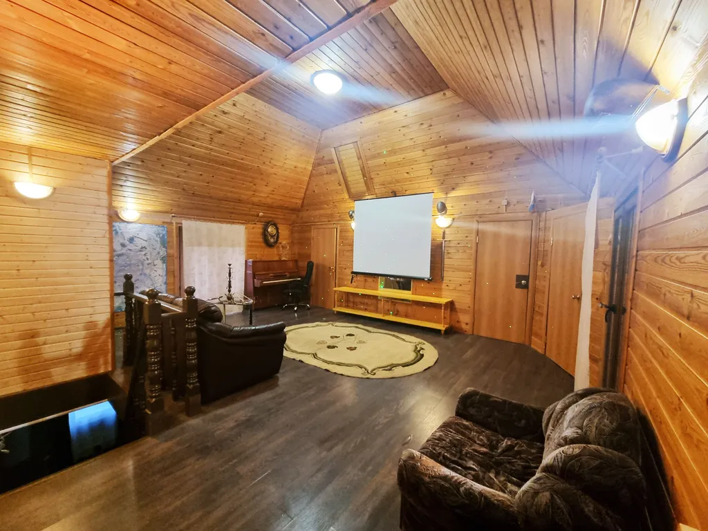 Коттедж Большой двухэтажный коттедж в стиле ампир с сауной и бассейном-купелью — Агалатово