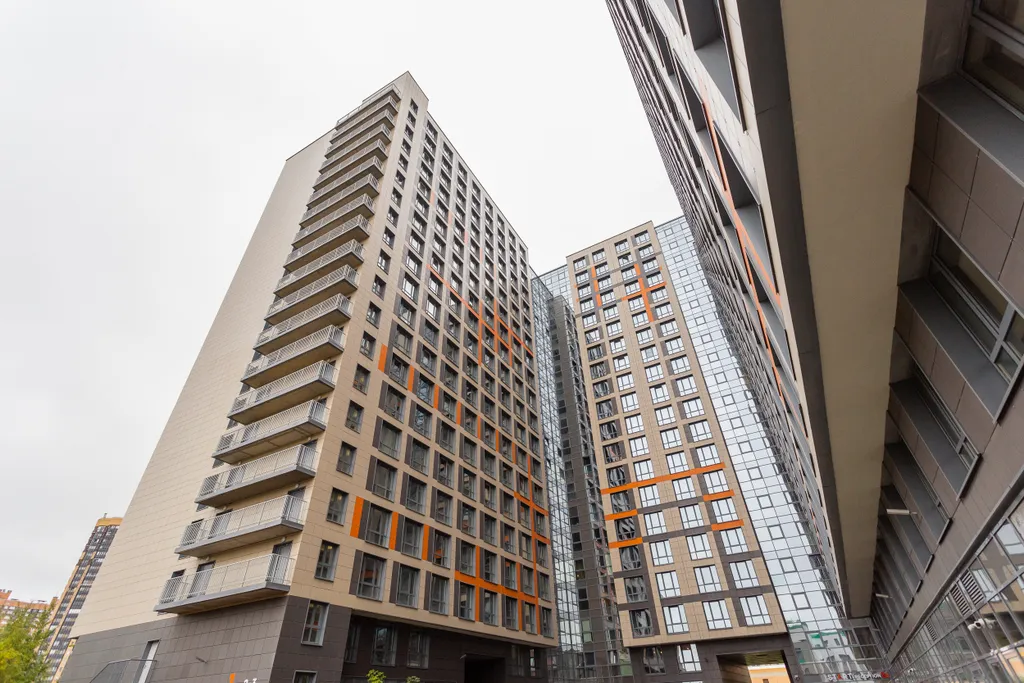 Студия у метро Парнас