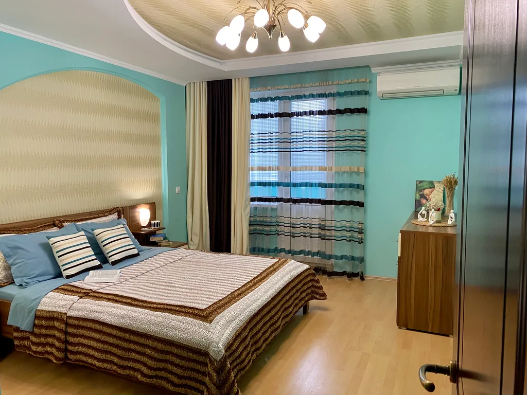 Трехкомнатная квартира у клиники Фёдорова