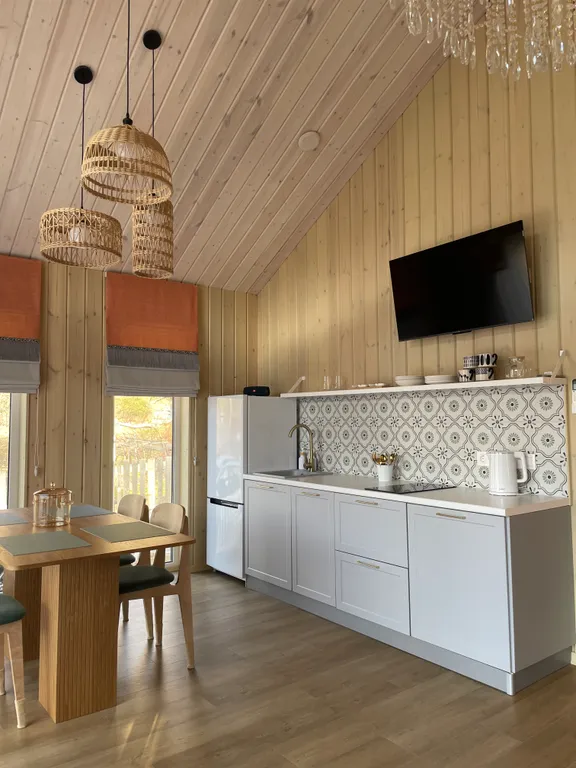 Дом Никольский с видом на главную достопримечательность