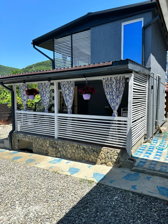 Уютный дом с бассейном и печью