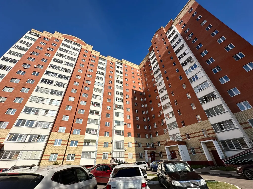 Квартира Отличная большая квартира с гардеробной около ТЦ Кредо — Тверь