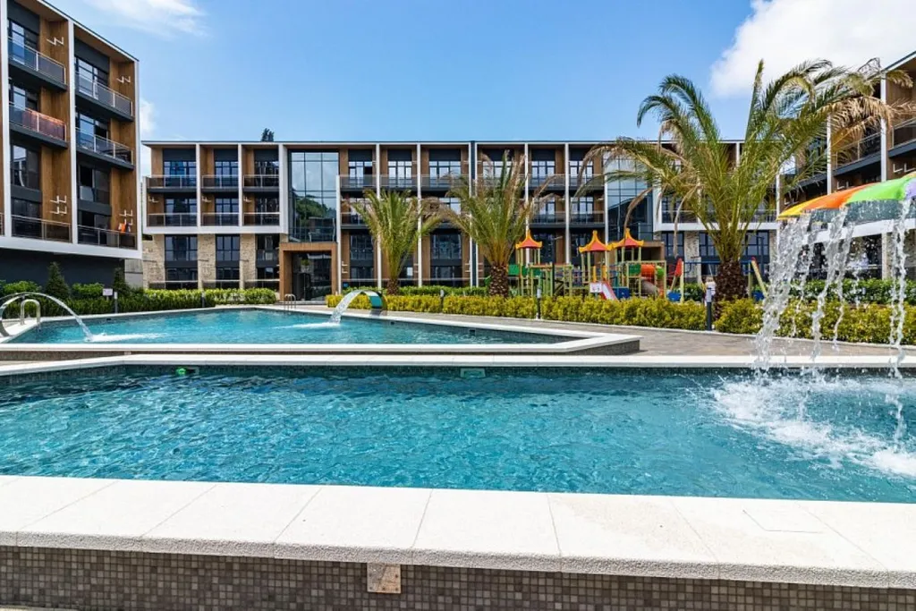 Стильная стyдия с бассейном в ЖК Бизнес класса