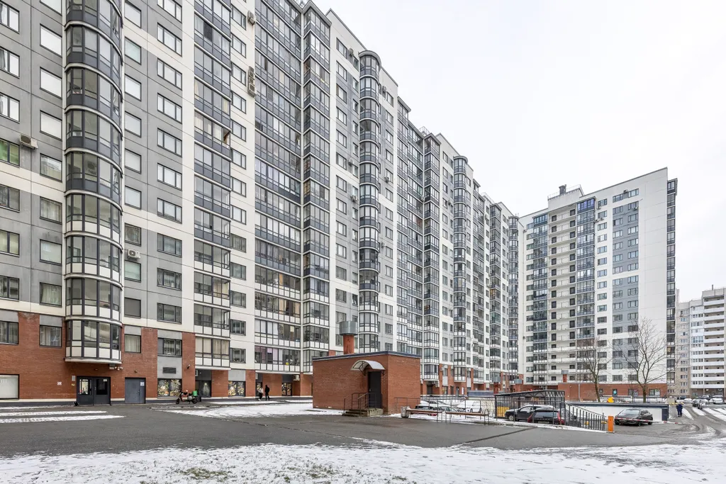 Просторная квартира в пешей доступности от Лахта Центр