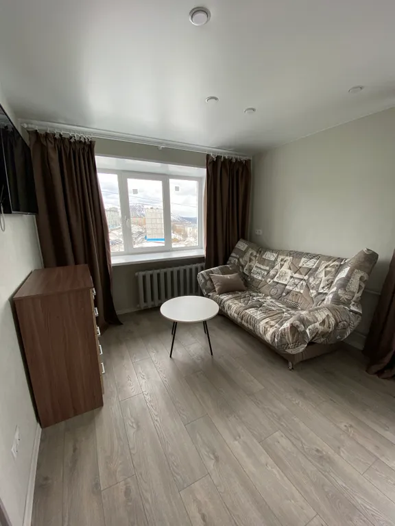 Уютная квартира в центре с новым ремонтом — аренда посуточно в Кировск