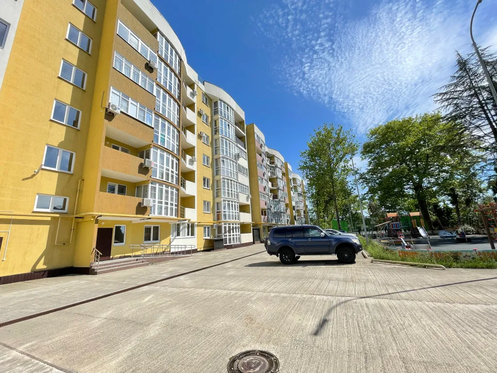 Просторная трехкомнатная квартира у моря