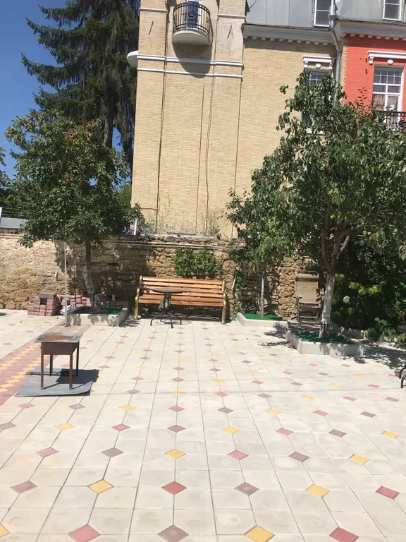 Рядом с парком и минеральной водой