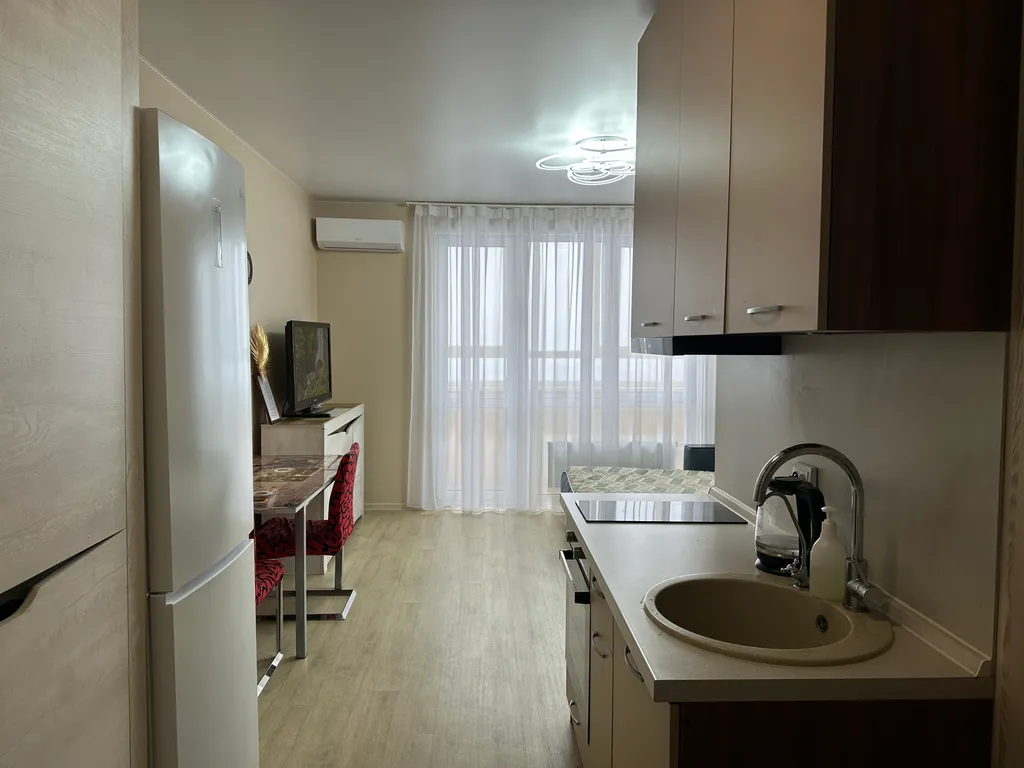 Новая квартира-студия с видом на море