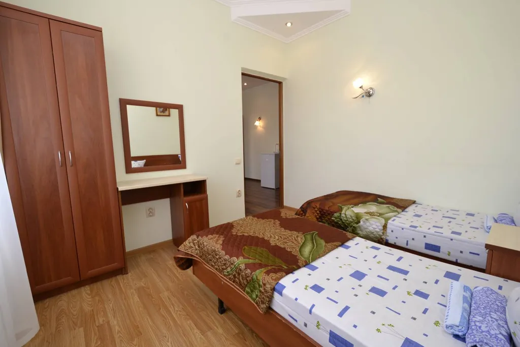 Квартира Квартира 4х мест. двухкомнатный с балконом в гостевом доме Легенда с бассейном — Анапа