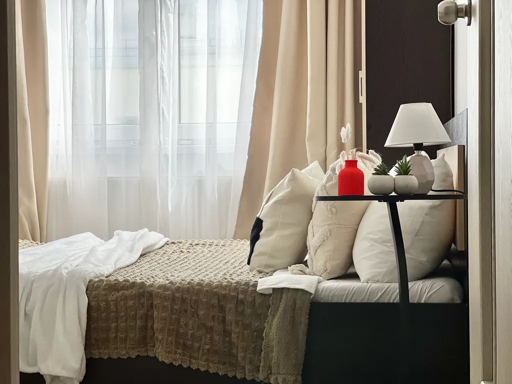 Студия в современном спальном районе